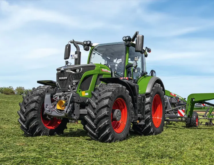 Tracteur agricole exploitation méthanisation biomasse substrats organiques